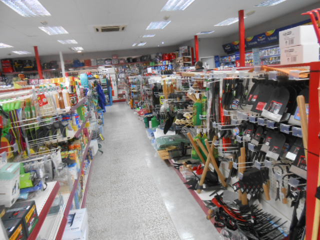 Foto: Instalación de las Bornas de Conexión del Supermercado Dealz Nerja  Malaga de Amurrio Lazarte #2781997 - Habitissimo